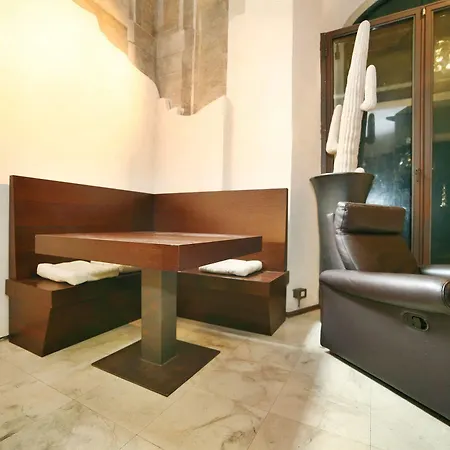 Florentia Suites Hotel *