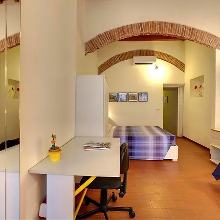 Florentia Suites *